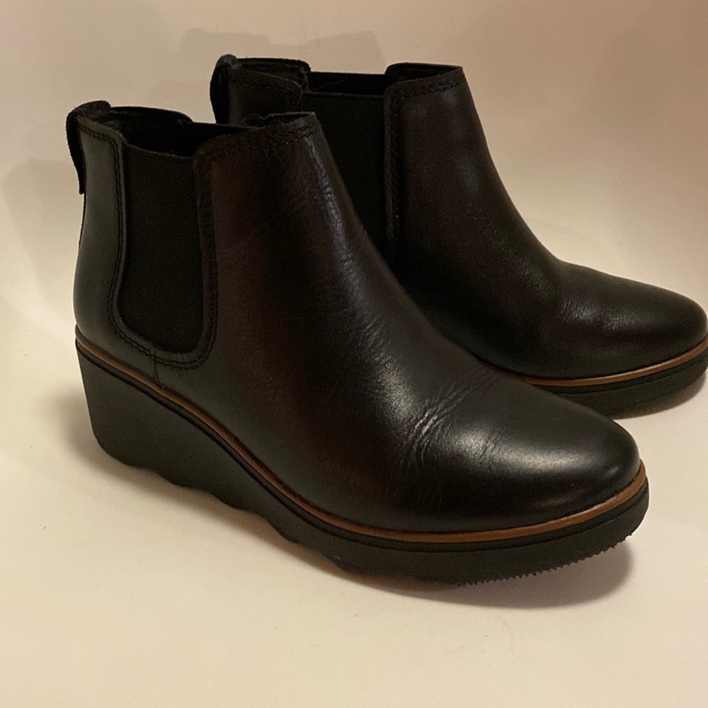 Clark’s Mazy Tisbury bootie, black leather 7.5